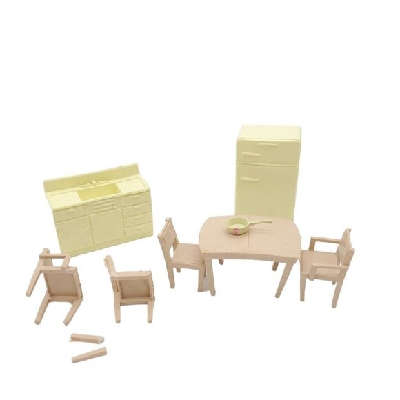 Vintage‎ Marx Dollhouse Kitchen Lot Plastic Dollhouse Sink Fridge Table Chairs - Picture 1 of 9